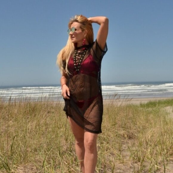 Burgundy Bikini - Picture 3 of 3